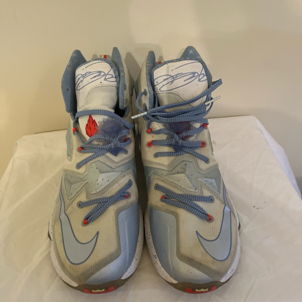 Nike LeBron 13 Christmas edition. Released December 2015 Sneakers Shoe Size 11